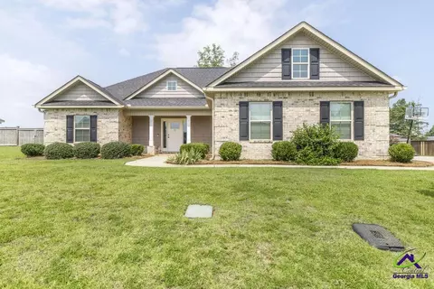 107 Chatham Ct, Byron, GA 31008