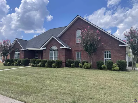 200 Sundowner Dr, Bonaire, GA 31005