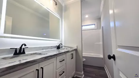 Bath - 302 Firelight Way, Byron, GA 31008 photo 3 of 3