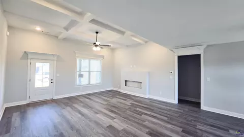 Living - 302 Firelight Way, Byron, GA 31008 photo 2 of 2