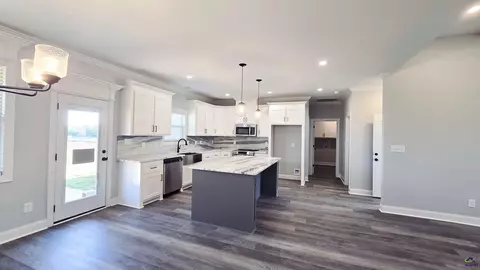 Kitchen - 302 Firelight Way, Byron, GA 31008 photo 2 of 2