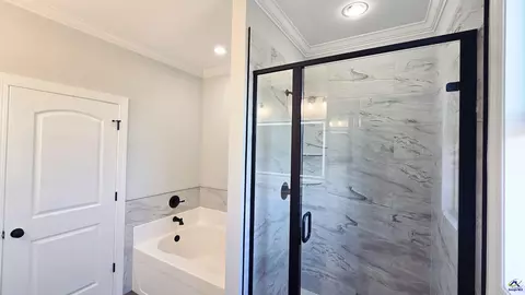 Bath - 302 Firelight Way, Byron, GA 31008 photo 2 of 3
