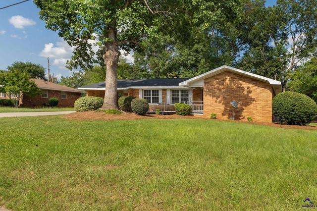 608 Meadow Ridge Dr, Warner Robins, GA 31093