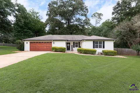 214 Forest Mill Dr, Warner Robins, GA 31088