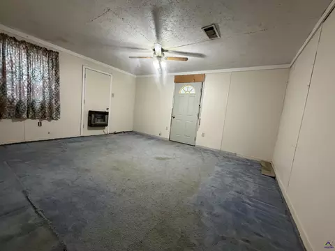 Living - 601 Keene Ave, Oglethorpe, GA 31068 photo 14 of 17