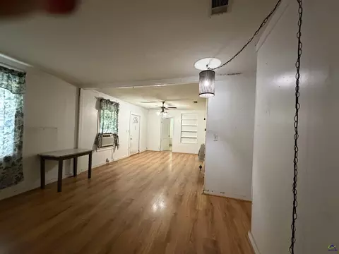 Living - 601 Keene Ave, Oglethorpe, GA 31068 photo 4 of 17