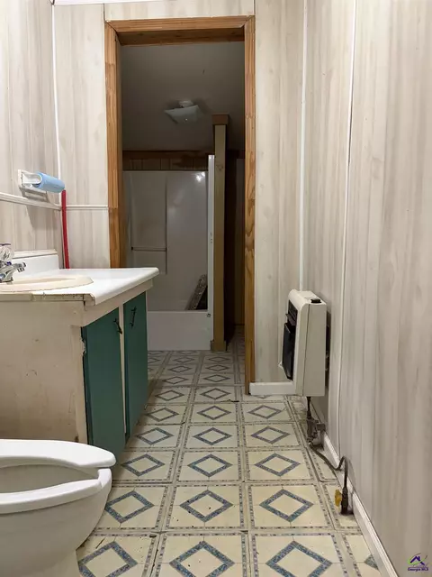 Bath - 601 Keene Ave, Oglethorpe, GA 31068 photo 1 of 6
