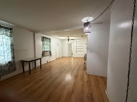 Living - 601 Keene Ave, Oglethorpe, GA 31068 photo 3 of 17