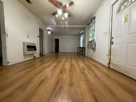 Living - 601 Keene Ave, Oglethorpe, GA 31068 photo 2 of 17