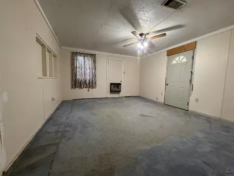 Living - 601 Keene Ave, Oglethorpe, GA 31068 photo 15 of 17