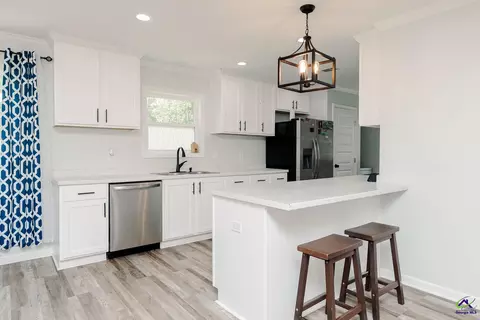Kitchen - 595 Flathead Rd, Vienna, GA 31092 photo 1 of 3