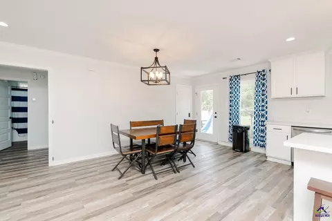 Dining - 595 Flathead Rd, Vienna, GA 31092 photo 2 of 3