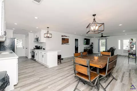Dining - 595 Flathead Rd, Vienna, GA 31092 photo 3 of 3