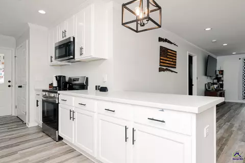 Kitchen - 595 Flathead Rd, Vienna, GA 31092 photo 3 of 3