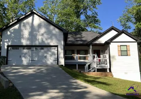 204 Yonah Springs Dr, Cleveland, GA 30528
