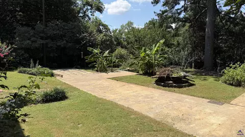 Exterior - 910 Laurel Ave, Macon, GA 31211 photo 6 of 11