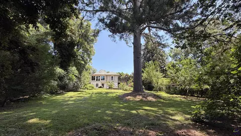 Exterior - 910 Laurel Ave, Macon, GA 31211 photo 11 of 11