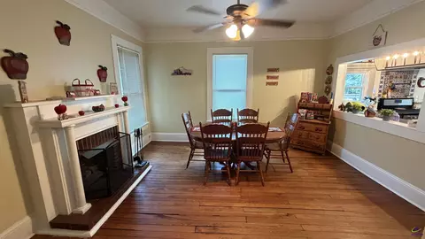 Dining - 910 Laurel Ave, Macon, GA 31211 photo 1 of 2