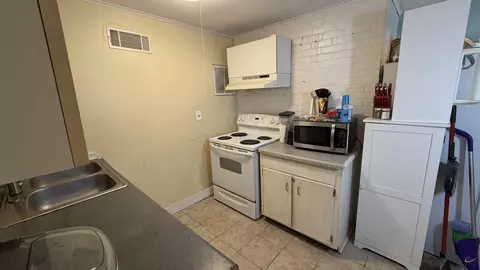Kitchen - 910 Laurel Ave, Macon, GA 31211 photo 7 of 7
