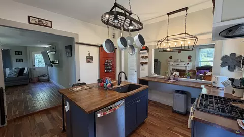 Kitchen - 910 Laurel Ave, Macon, GA 31211 photo 3 of 6