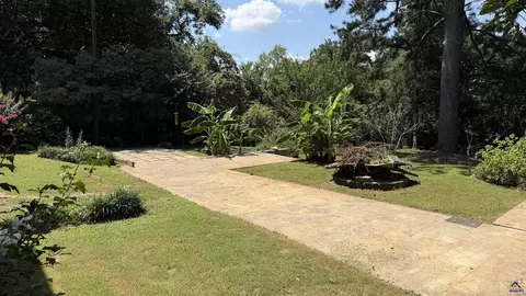 Exterior - 910 Laurel Ave, Macon, GA 31211 photo 6 of 11