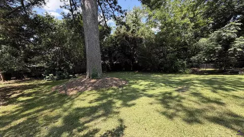 Exterior - 910 Laurel Ave, Macon, GA 31211 photo 9 of 11