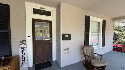 Exterior - 910 Laurel Ave, Macon, GA 31211 photo 2 of 11