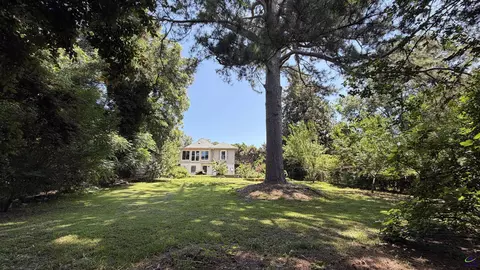 Exterior - 910 Laurel Ave, Macon, GA 31211 photo 11 of 11