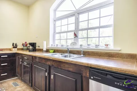 Kitchen - 344 Evans Mill Cir, Roberta, GA 31078 photo 4 of 4