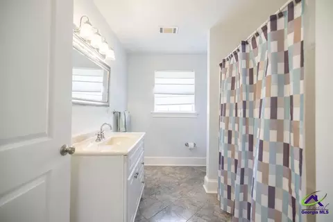 Bath - 344 Evans Mill Cir, Roberta, GA 31078 photo 4 of 4