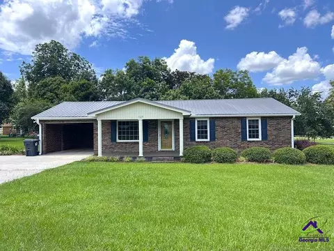 127 Laurel Dr, Cochran, GA 31014