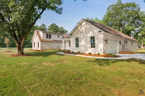 3 Pleasant Oaks Dr, Perry, GA 31069 photo 2