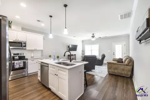 Kitchen - 309 Charles Gray Blvd, Perry, GA 31069 photo 1 of 5