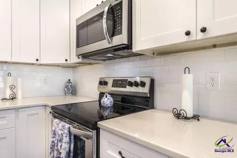 Kitchen - 309 Charles Gray Blvd, Perry, GA 31069 photo 4 of 5