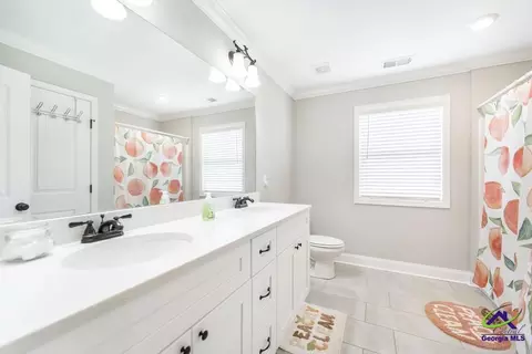 Bath - 309 Charles Gray Blvd, Perry, GA 31069 photo 3 of 3