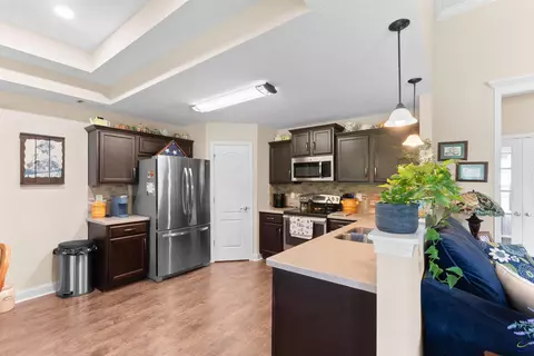 Kitchen - 406 Stonebrook Cir, Byron, GA 31008 photo 2 of 6
