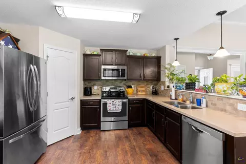 Kitchen - 406 Stonebrook Cir, Byron, GA 31008 photo 1 of 6