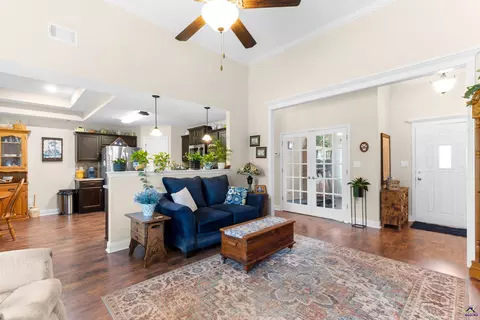 Entry Way - 406 Stonebrook Cir, Byron, GA 31008 photo 2 of 3