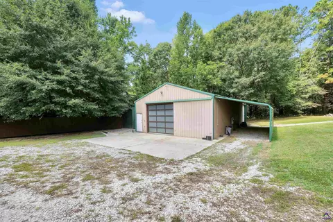 330 Locust Rd, Locust Grove, GA 30248