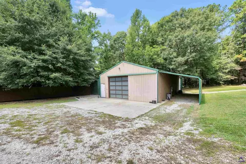 330 Locust Rd, Locust Grove, GA 30248