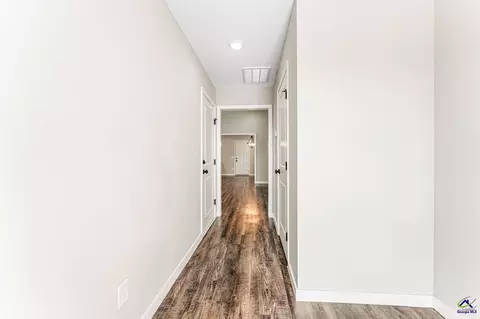 Entry Way - 120 Jaybee Dr, Warner Robins, GA 31088 photo 1 of 3