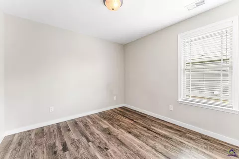 Bedroom - 120 Jaybee Dr, Warner Robins, GA 31088 photo 3 of 4