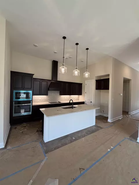 Kitchen - 2 Pleasant Oaks Dr, Perry, GA 31069 photo 2 of 2