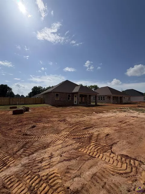 Exterior - 2 Pleasant Oaks Dr, Perry, GA 31069 photo 5 of 5