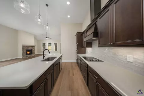 Kitchen - 2 Pleasant Oaks Dr, Perry, GA 31069 photo 1 of 2