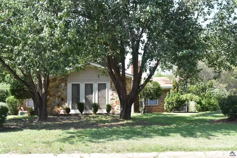 113 Wimbish Ln, Bonaire, GA 31005