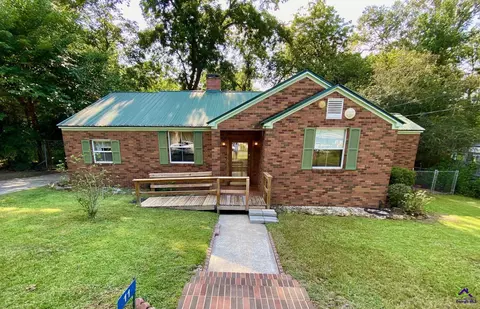 11 Commerce Ct, Hawkinsville, GA 31036
