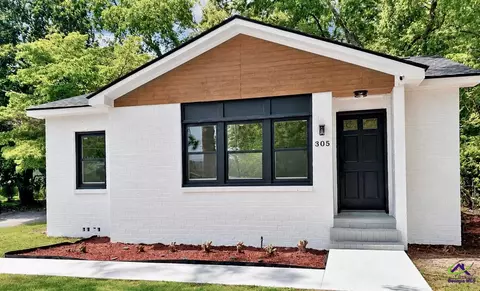 305 Peachtree St, Fort Valley, GA 31030