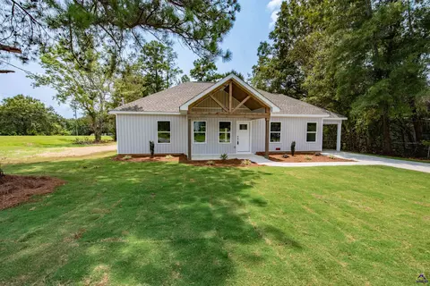 101 Little Farm Ln, Kathleen, GA 31047