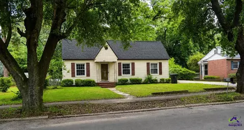 224 Oak St, Fort Valley, GA 31030
